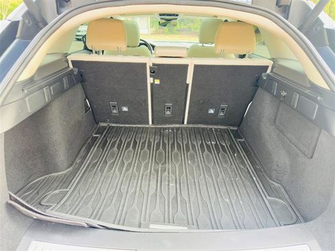 Used 2020 Land Rover Range Rover Velar S image 15