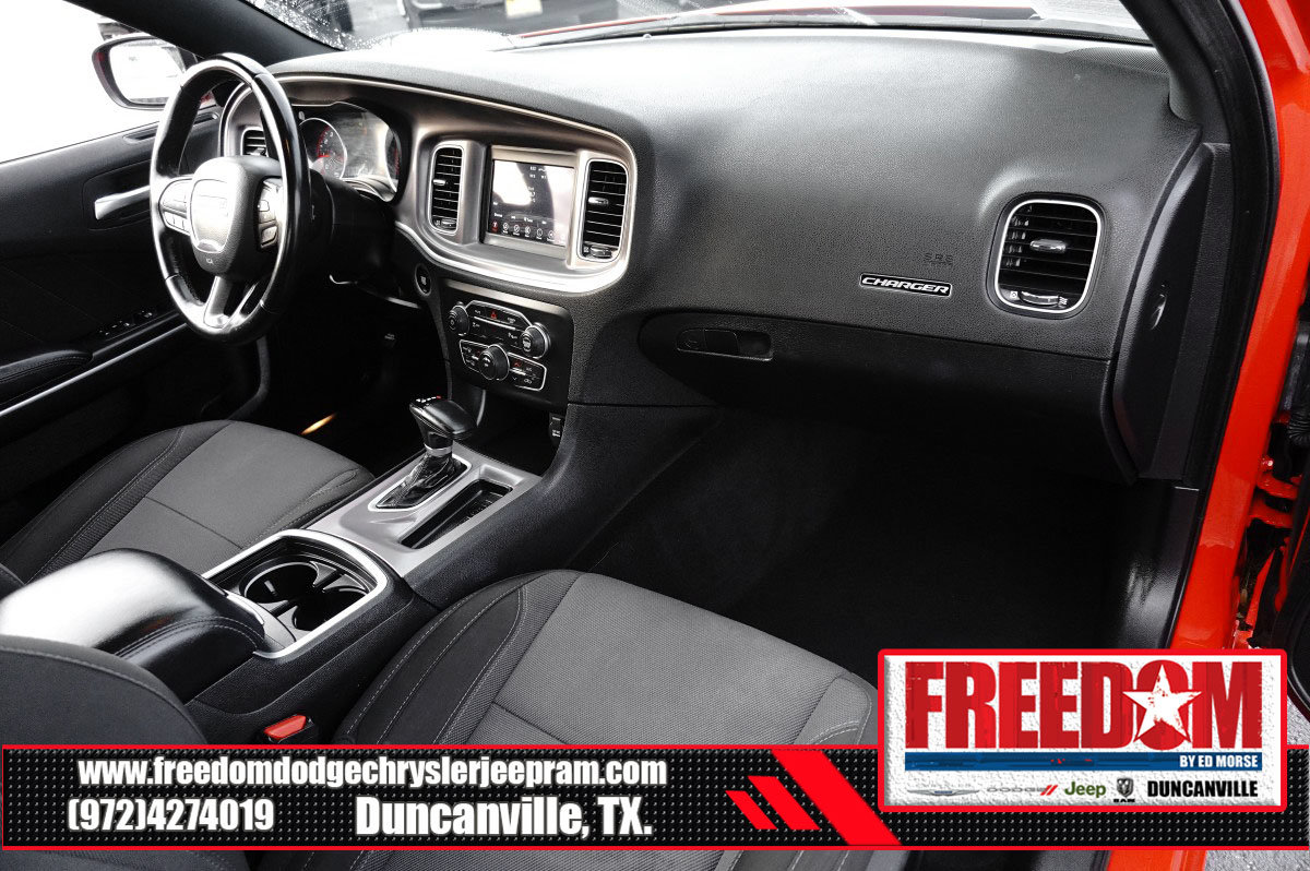 Used 2022 Dodge Charger SXT RWD image 12