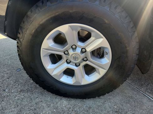 Used 2021 Toyota 4Runner SR5 RWD image 23