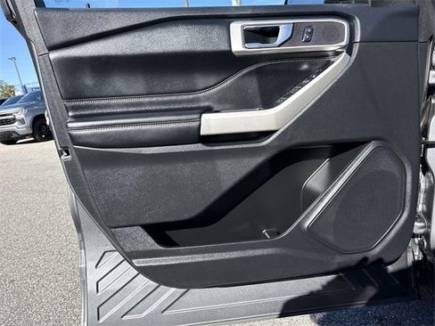 Used 2022 Ford Explorer XLT w/ Equipment Group 202A image 36