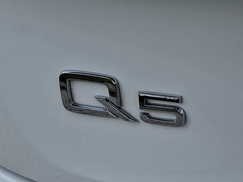 Used 2021 Audi Q5 2.0T Premium Plus w/ Premium Plus Package AWD/4WD image 32