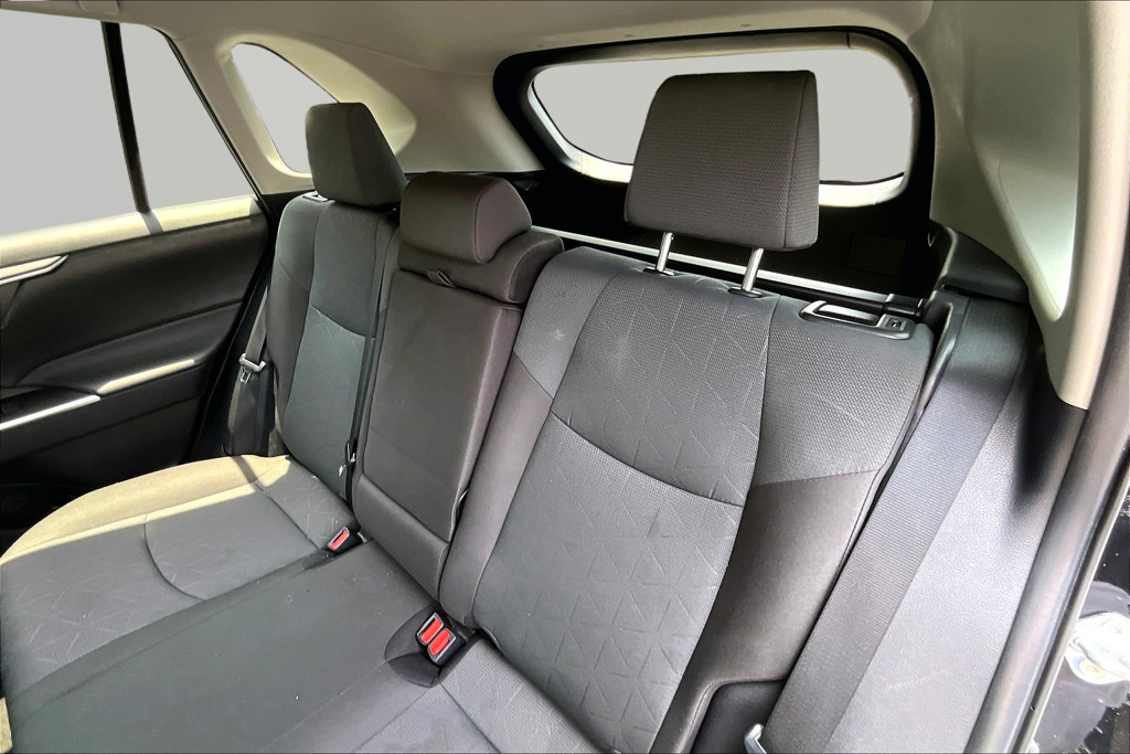 Used 2025 Toyota RAV4 XLE AWD/4WD image 22