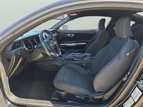 Used 2017 Ford Mustang Coupe image 10