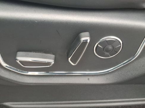 Used 2017 Ford F150 Platinum w/ Equipment Group 701A Luxury image 28