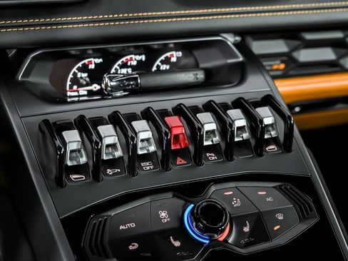 Used 2015 Lamborghini Huracan LP 610-4 image 34