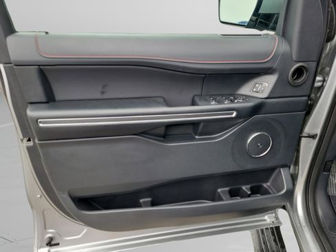 Used 2022 Ford Expedition Limited RWD image 16