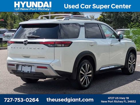 Used 2024 Nissan Pathfinder Platinum FWD image 5