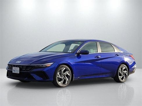 Used 2024 Hyundai Elantra Limited image 8