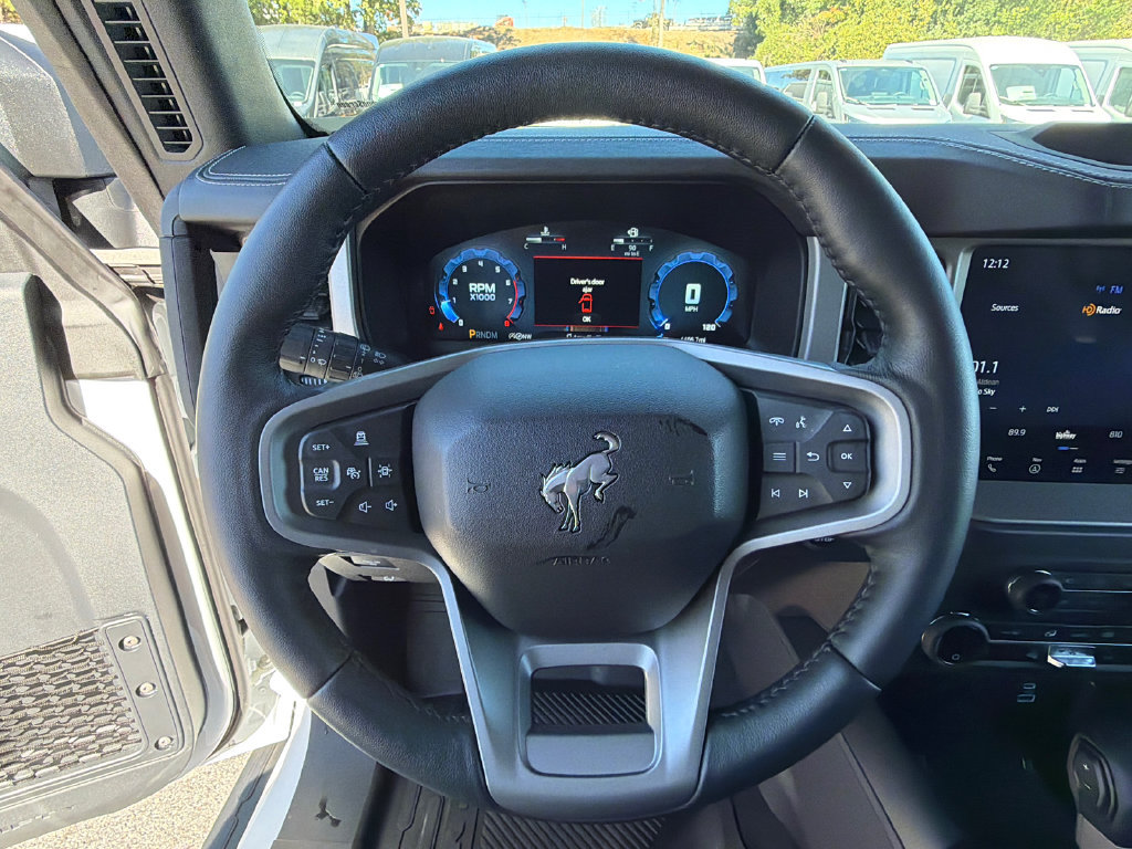 Used 2025 Ford Bronco Outer Banks w/ Sasquatch Package AWD/4WD image 23