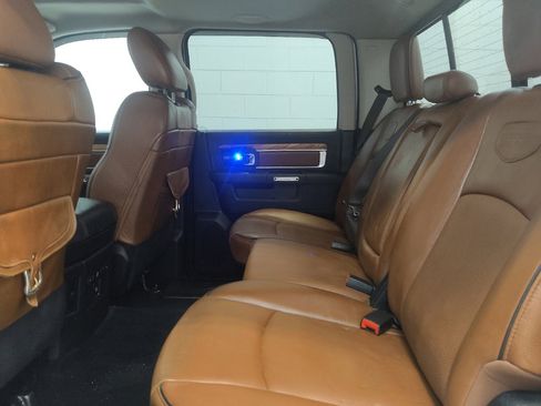 Used 2017 RAM 1500 Laramie Longhorn image 18