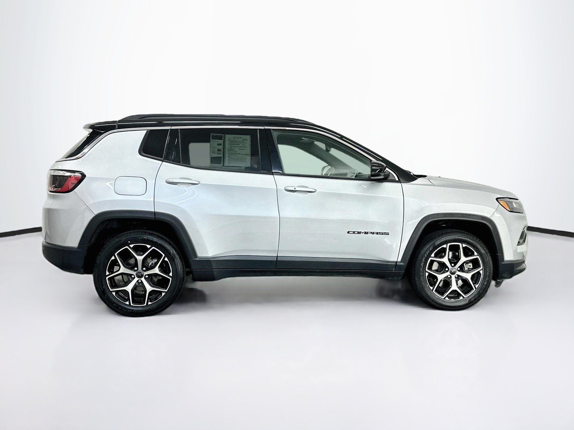 Used 2025 Jeep Compass Limited AWD/4WD image 10