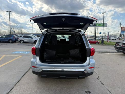Used 2019 Nissan Pathfinder S image 11