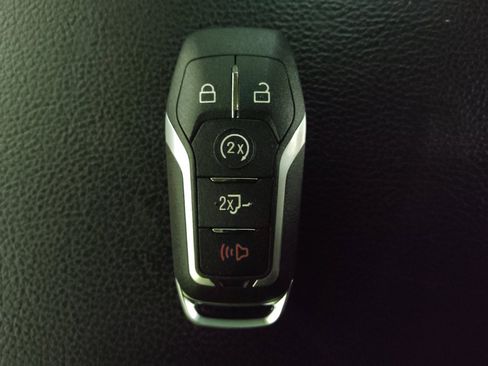 Used 2015 Ford F150 Lariat w/ Equipment Group 502A Luxury image 32