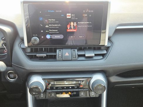 Used 2023 Toyota RAV4 XLE Premium image 18