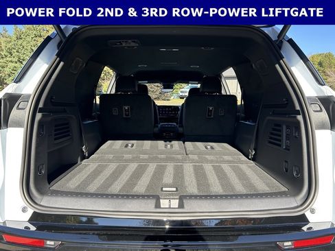 New 2026 Chevrolet Traverse RS image 17