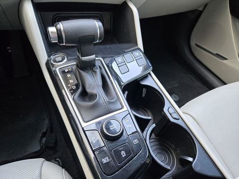 Used 2023 Kia Sportage EX image 17