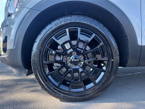 Used 2022 Kia Telluride EX w/ EX Premium Package AWD/4WD image 11