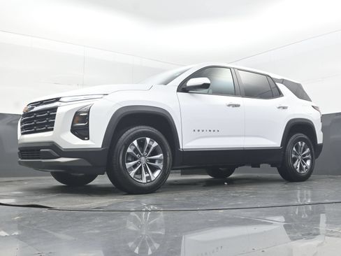Used 2026 Chevrolet Equinox LT FWD image 26