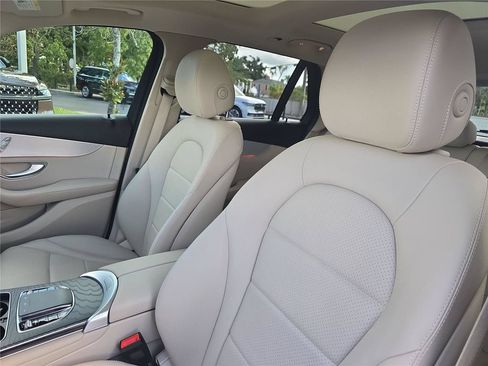 Used 2022 Mercedes-Benz GLC 300 4MATIC image 15