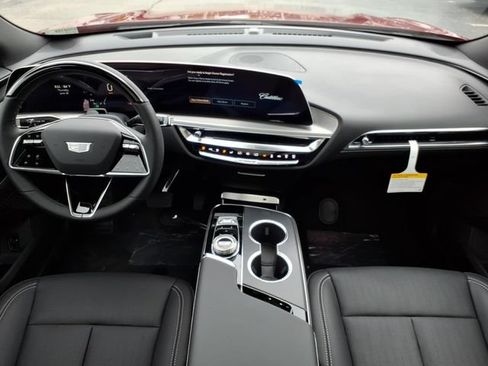 New 2026 Cadillac Lyriq Sport w/ LPO, Floor Liner Package AWD/4WD image 18
