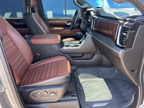 Used 2024 GMC Sierra 3500 Denali Ultimate AWD/4WD image 13