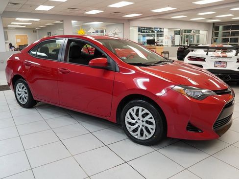 Used 2017 Toyota Corolla LE image 13
