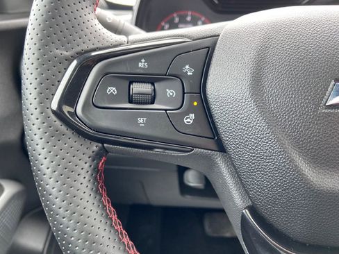 Used 2024 Chevrolet Trax RS w/ Sunroof Package image 22