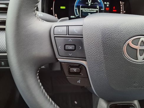 Certified 2025 Toyota Camry SE image 23