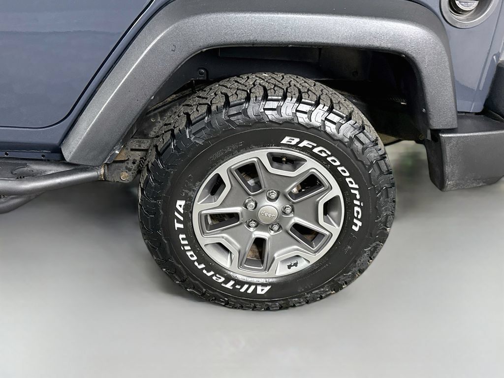 Used 2018 Jeep Wrangler Unlimited Rubicon w/ Connectivity Group AWD/4WD image 31