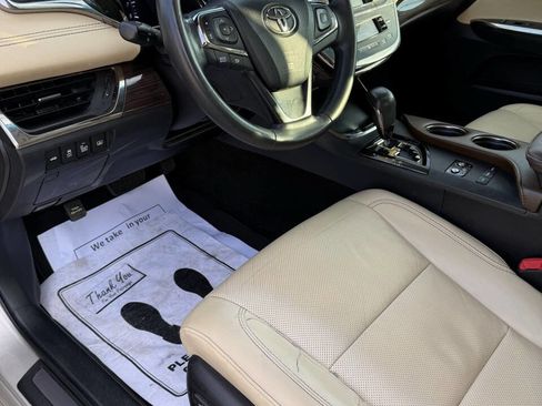 Used 2014 Toyota Avalon Limited image 11