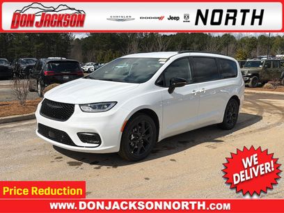 New 2026 Chrysler Pacifica Select