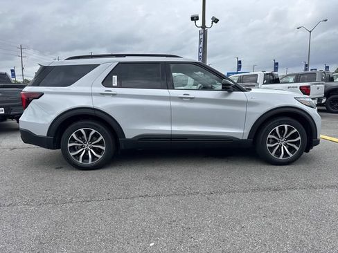 New 2026 Ford Explorer ST-Line w/ Premium Package RWD image 4