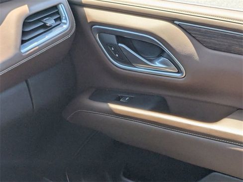 Used 2021 Chevrolet Suburban High Country w/ Premium Package image 16