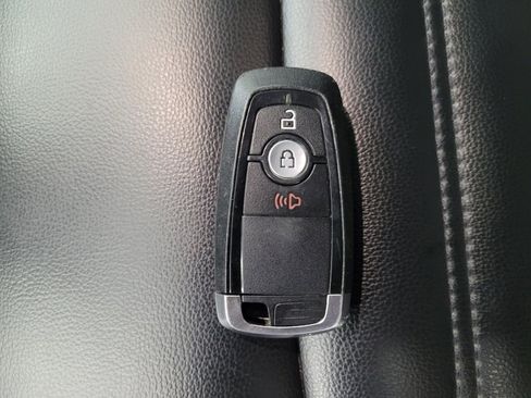 Used 2024 Ford Edge SEL image 32