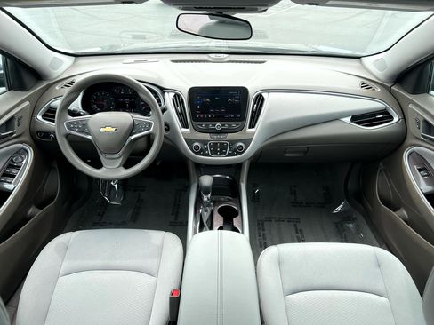 Used 2025 Chevrolet Malibu LT image 46