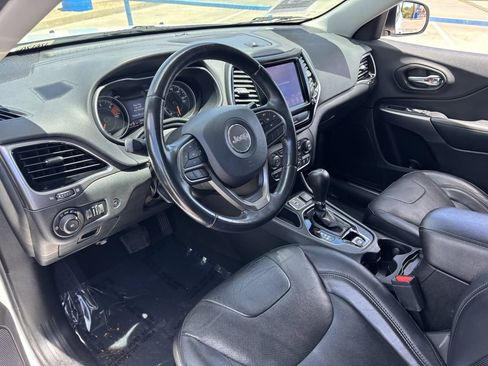 Used 2020 Jeep Cherokee Limited FWD image 16