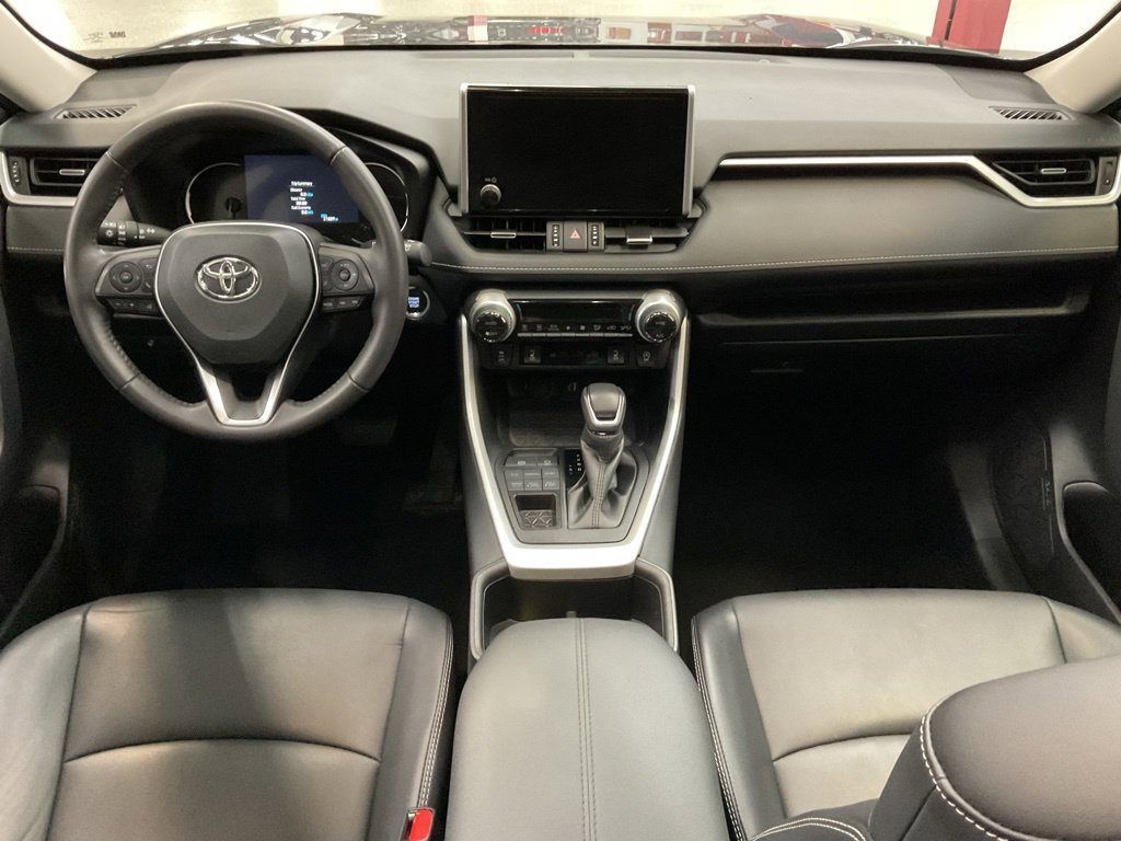 Used 2025 Toyota RAV4 XLE Premium w/ Weather Package AWD/4WD image 17