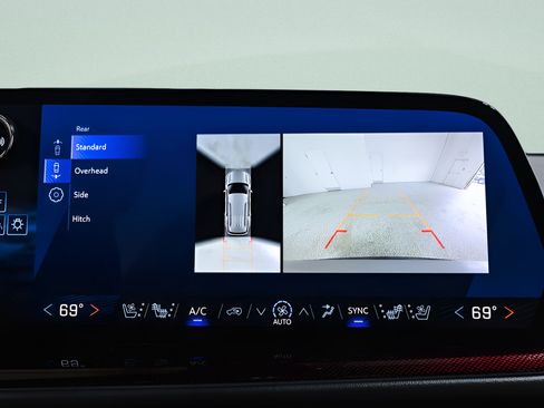 Used 2024 Chevrolet Traverse RS AWD/4WD image 15