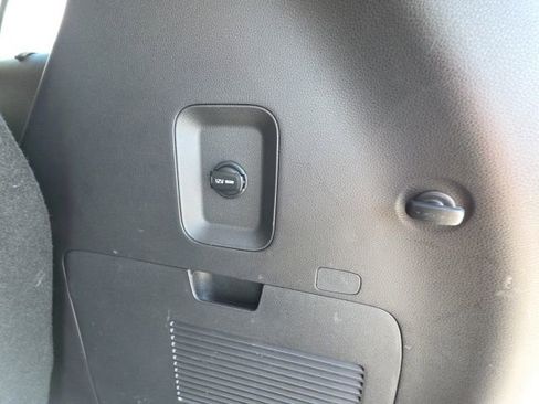 Used 2025 Kia Carnival EX image 30