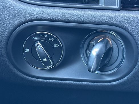 Certified 2022 Porsche Macan image 23