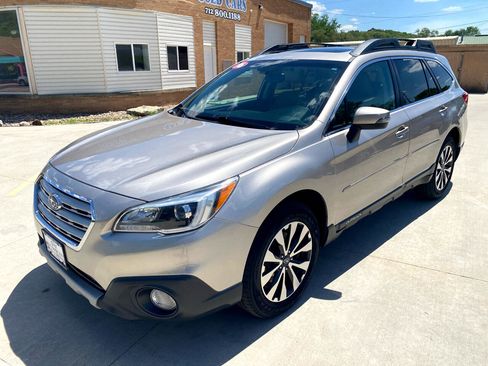 Used 2016 Subaru Outback 2.5i Limited image 2