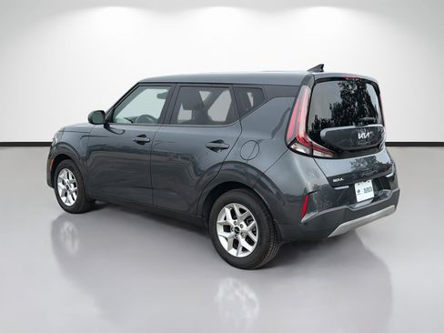 Used 2023 Kia Soul LX w/ LX Technology Package FWD image 5