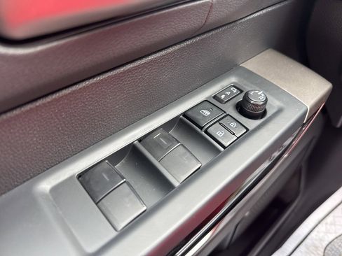 Used 2022 Toyota Tundra Limited image 12