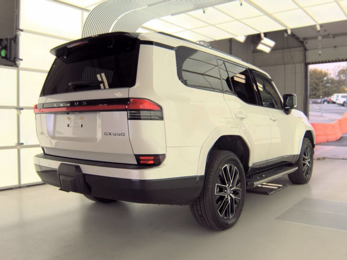 Used 2025 Lexus GX 550 w/ Cold Area Package AWD/4WD image 5