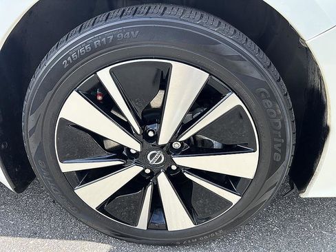 Certified 2022 Nissan Altima 2.5 SV AWD/4WD image 12