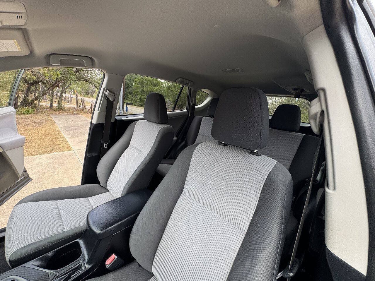 Used 2013 Toyota RAV4 LE FWD image 38