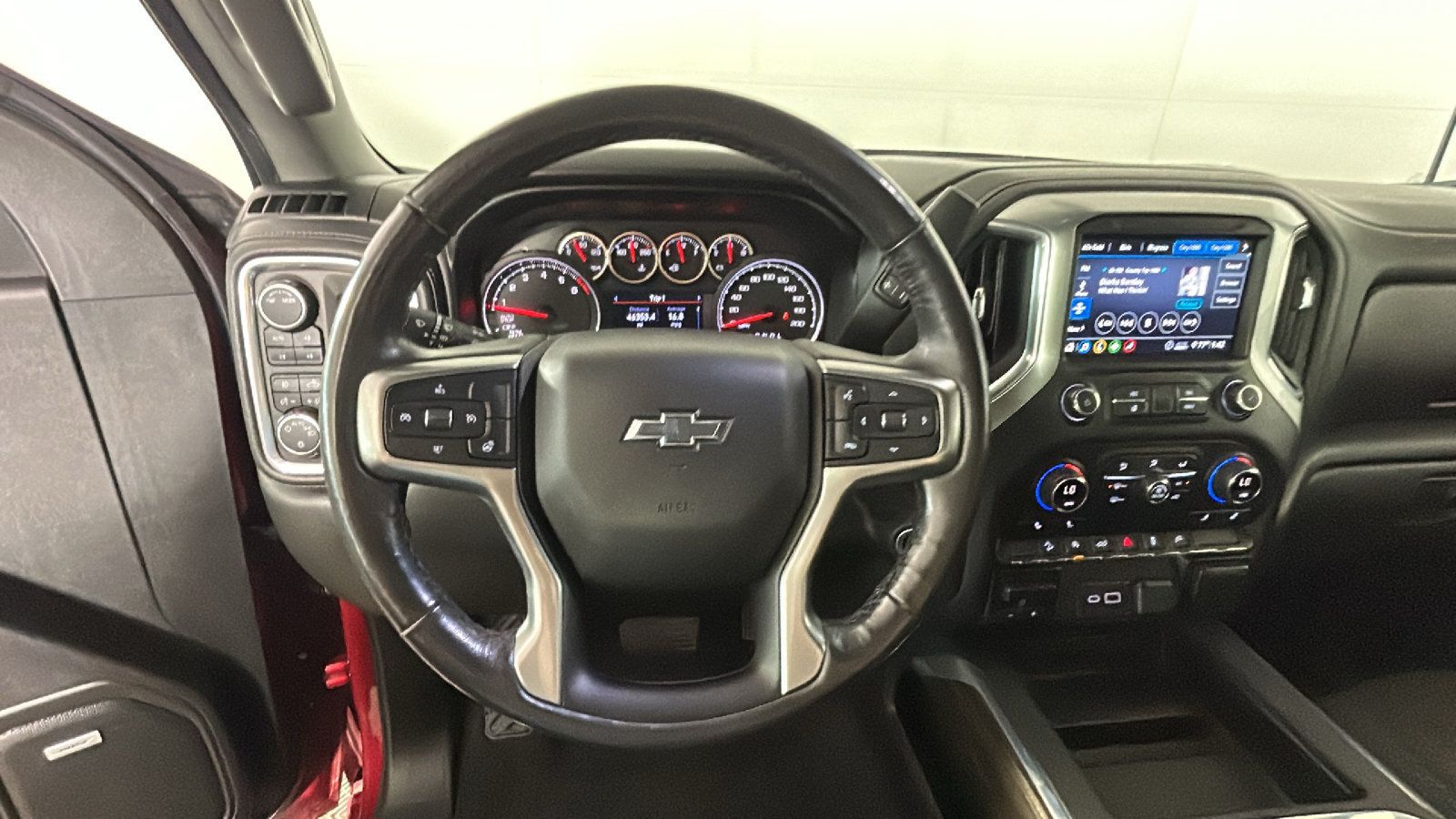 Used 2020 Chevrolet Silverado 1500 LT Trail Boss AWD/4WD image 16