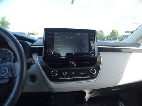 Certified 2022 Toyota Corolla LE w/ LE Convenience Package image 27