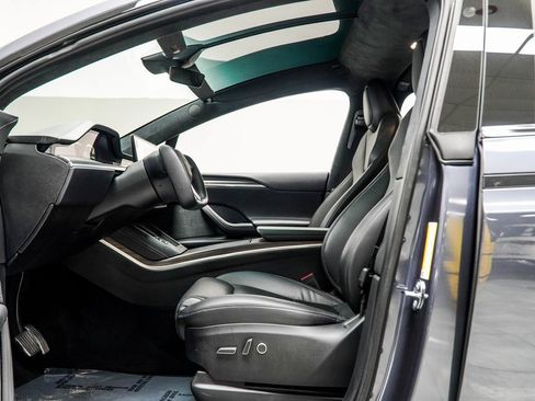 Used 2022 Tesla Model X image 35
