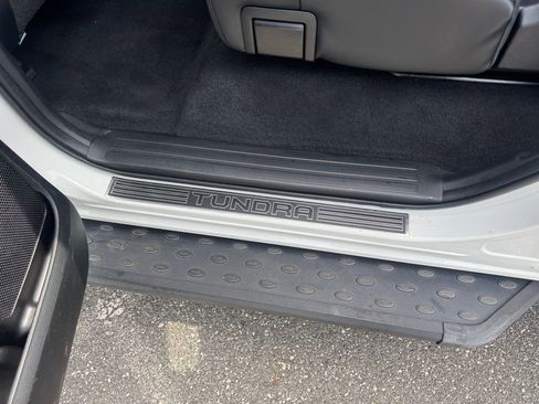 Used 2019 Toyota Tundra Platinum AWD/4WD image 16